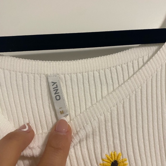 Daisy Tank Top - Picture 2 of 2